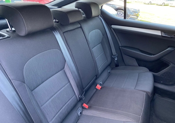 Skoda Superb cena 72900 przebieg: 123855, rok produkcji 2016 z Pszczyna małe 37